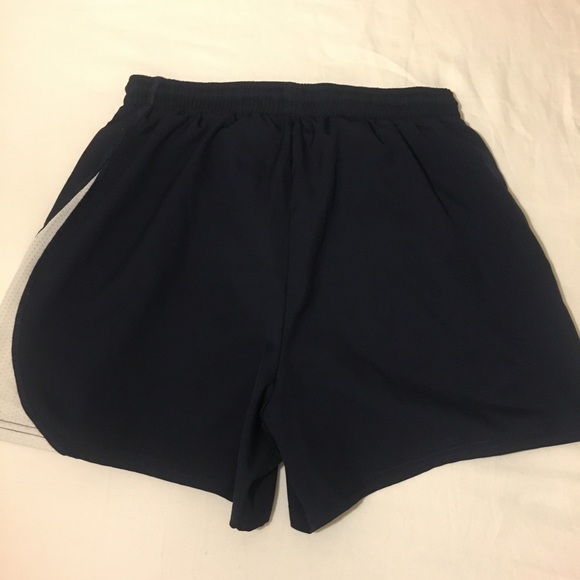Under Armour Workout Shorts - Picture 2 of 4